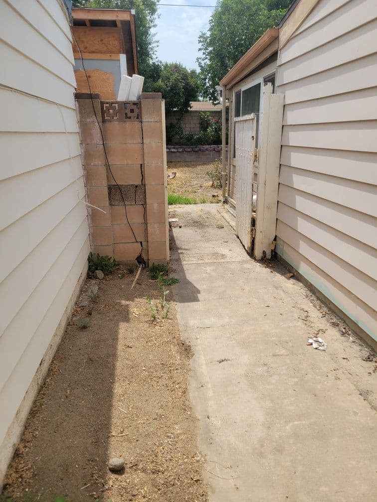 Efficient Waste Removal for a Clutter-Free Home image
