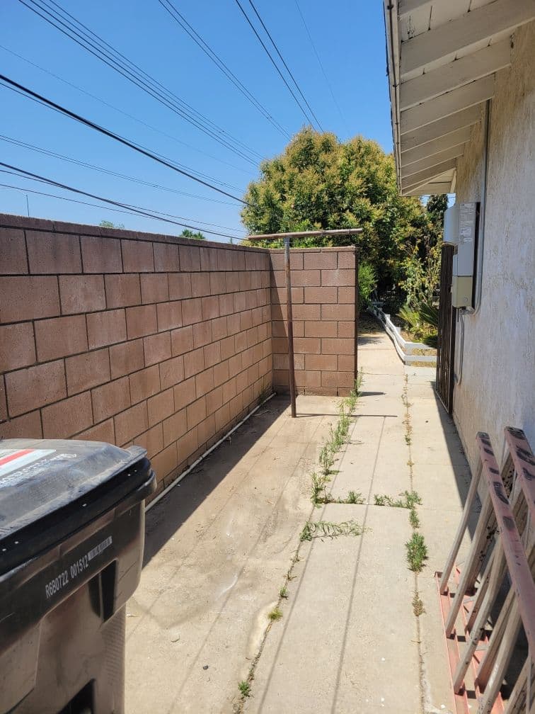 Gallery photos for Clutter-Free Transformation in Sylmar CA: Image #1